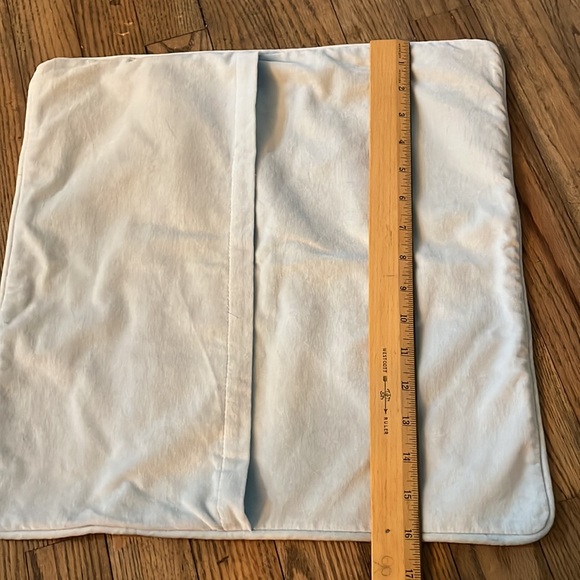 Pottery Barn Kids Peter rabbit embroidered pillow case like new - Picture 5 of 9